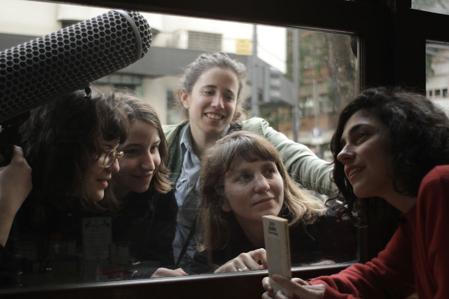 Las poetas visitan a Juana Bignozzi