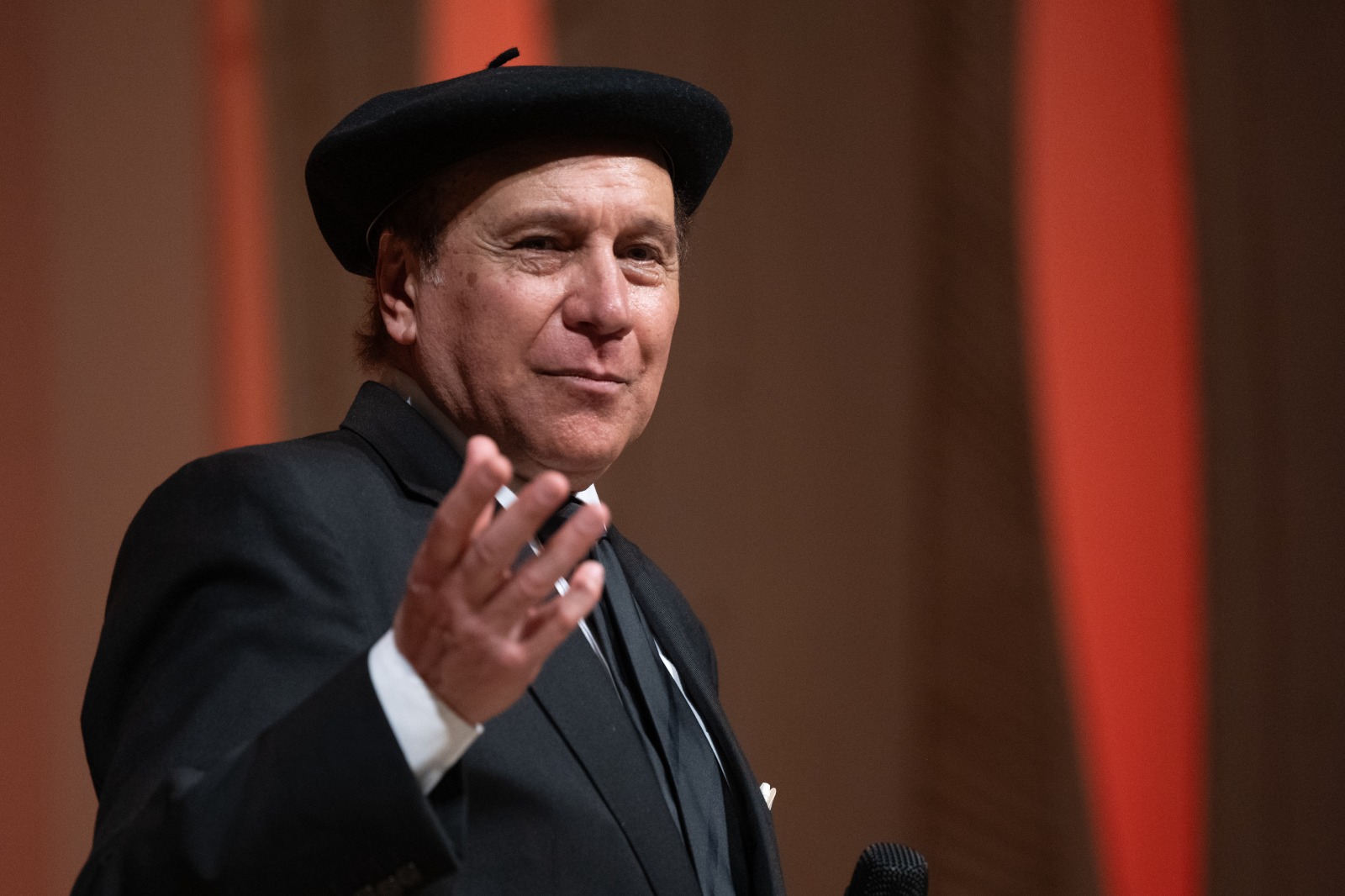 Homenaje a Levón: "Un poco de belleza, por favor"